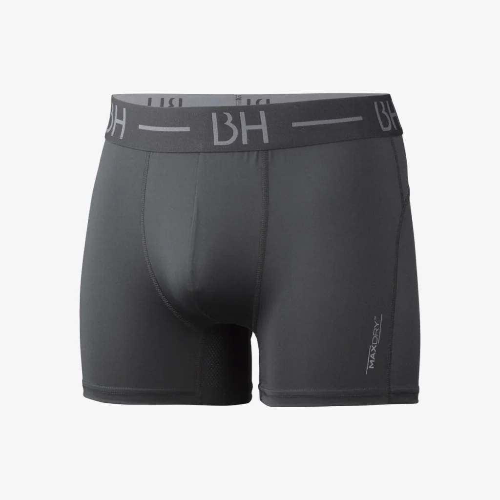 Black Horse urheilubokserit mustana, BH-logovyötärö ja MaxDry™-kosteudenhallinta.